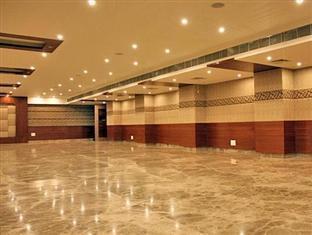 Grand Thakar Hotel Rajkot Esterno foto